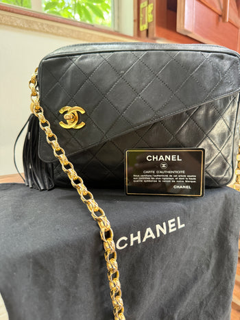 1990s Chanel Vintage Black Quilted CC Camera Bag – Assay Jewelers
