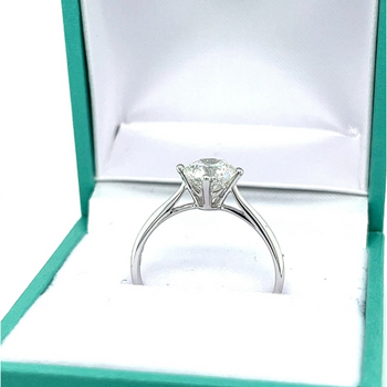 3.03カラット、Cushionカット、Hカラー、VS1クラリティのラボグロウンダイヤモンドをあしらったプラチナ Ring – Assay Jewelers