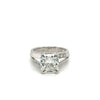 4,11 Karat Radiant Cut Lab Grown Diamant in Split-Shank Diamant Seitenstein Ring