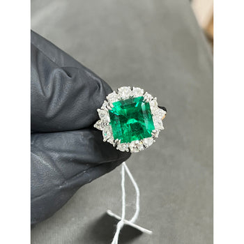 5.20 carat Minor Oil Colombian Emerald and Diamond Halo Ring – Assay Jewelers