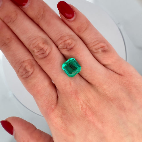 AGL Certified 4.45 Carat Colombian Emerald Loose Stone | Insignificant Oil