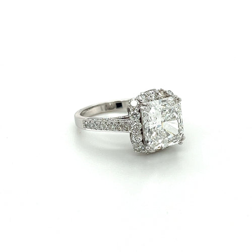 VS1 Radiant Cut Lab Grown Semi-Pave Halo Diamond Ring