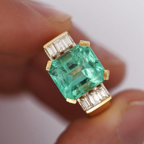 Vintage 5 Carat Emerald and Baguette Diamond in 18K Gold Ring