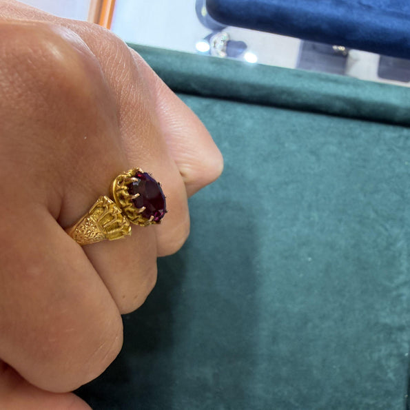 Vintage Oval Rodolite Garnet Victorian Revival in 18K Yellow Gold Solitaire Ring