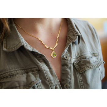 Vintage Pear Cut Green Peridot Drop Pendant Necklace with Diamonds in 18K Yellow Gold – Assay Jewelers